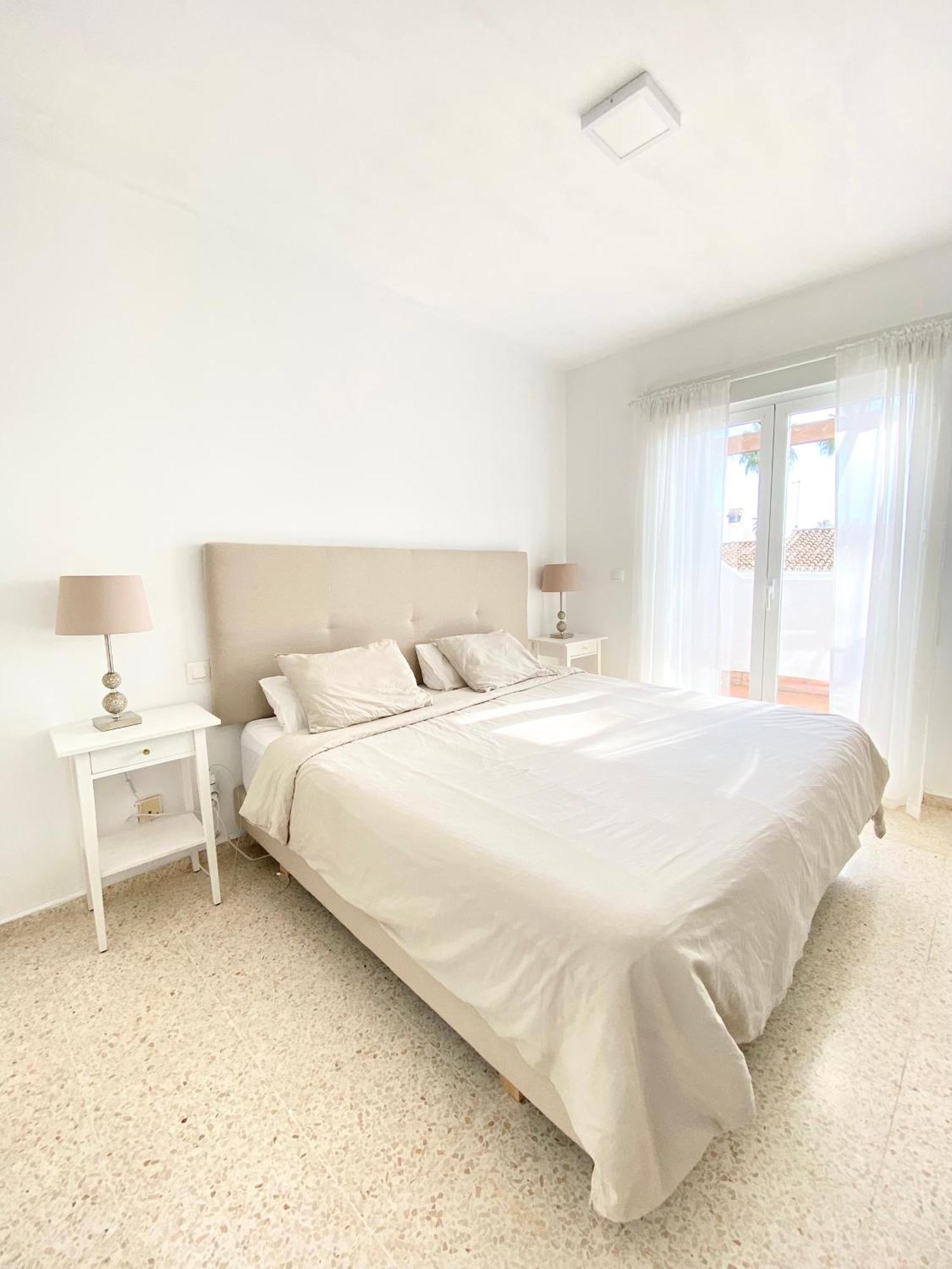 Willa Townhouse W/Sea View & Garden Estepona Zewnętrze zdjęcie